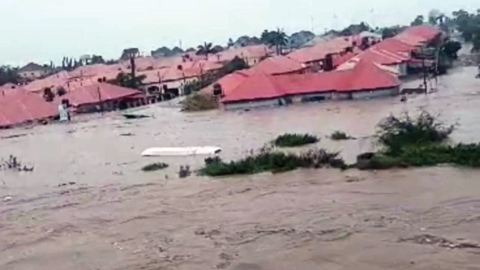 Trademore Estate submerged by flood in Lugbe, Airport Road, Abuja yesterday