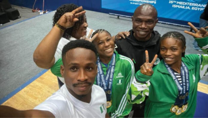 Nigeria weightlifting team at the Championship