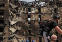 Russia threatens more Kyiv strikes and tells foreign nationals to leave